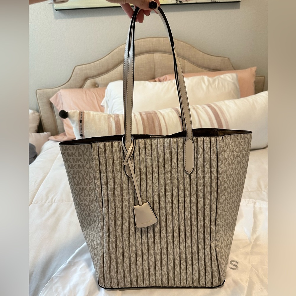 Michael Kors Sinclair Pleated Tote